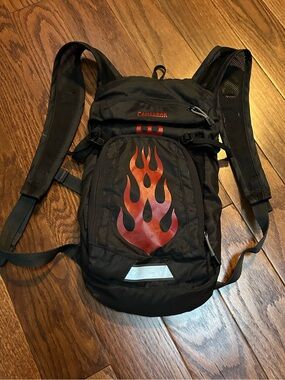 CamelBak Mini M.U.L.E. Kids Hydration Backpack in the Black/Flames